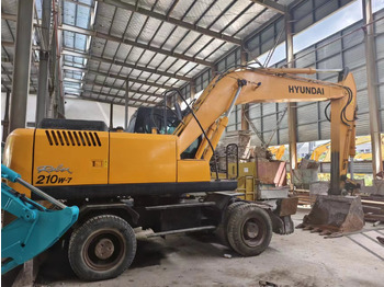 Pelle sur pneus HYUNDAI 210W-7: photos 2 Pelle sur pneus HYUNDAI 210W-7: photos 2