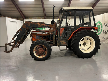 Tracteur agricole ZETOR