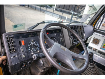Photo d'intérieur 1: Camion benne Mercedes SK 2531-6X2-PATA/BITUMEN/ASFALT/GOUDRON