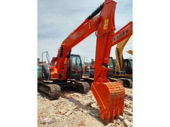 Pelle sur chenille HITACHI ZX135