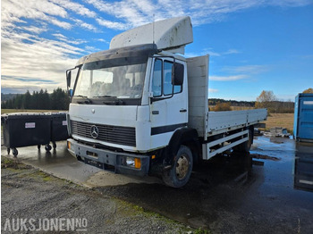 Camion plateau MERCEDES-BENZ