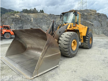 Chargeuse sur pneus VOLVO L220E