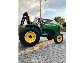 Tracteur agricole JOHN DEERE 3320