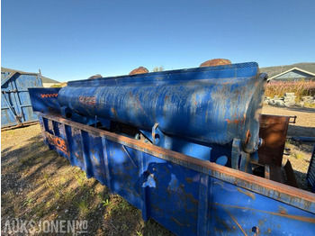 Matériel de chantier Vanntank på krokløftramme: photos 2