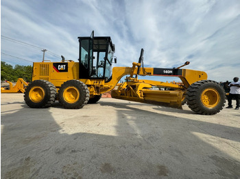 Niveleuse CATERPILLAR 140H