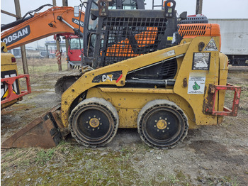 Mini chargeuse CATERPILLAR 216B3