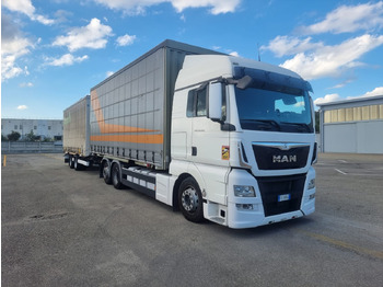 Camion à rideaux coulissants MAN TGX 26.440