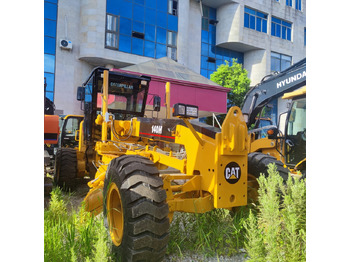 Niveleuse CATERPILLAR 140H