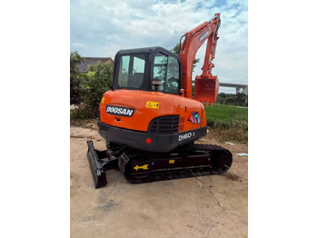 Mini pelle DOOSAN DH60