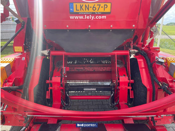 Presse à balles rondes Lely Welger RPC 245 Tornado: photos 2