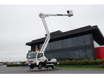 Camion avec nacelle RENAULT Maxity 130