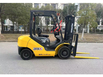 Chariot élévateur diesel KOMATSU