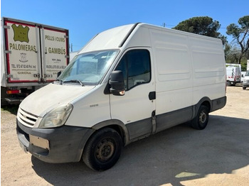 Fourgon utilitaire IVECO daily 35s12