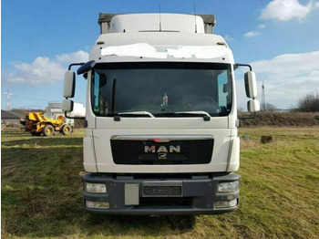 Camion à rideaux coulissants MAN TGL 8.240