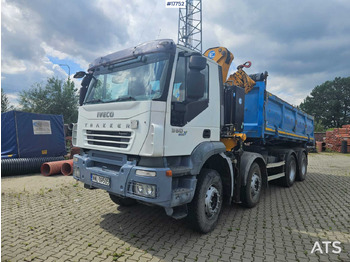 Camion grue IVECO Trakker