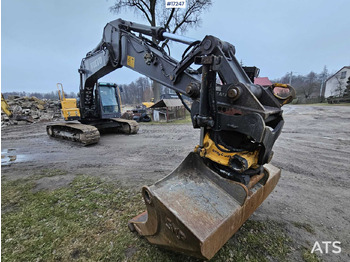 Pelle sur chenille VOLVO EC220DL