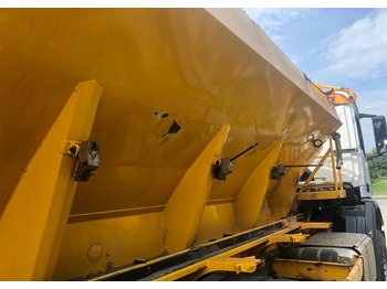 Engin de déneigement Mercedes-Benz Arocs 2633 6x4 piaskarka solarka pług: photos 4 Engin de déneigement Mercedes-Benz Arocs 2633 6x4 piaskarka solarka pług: photos 4