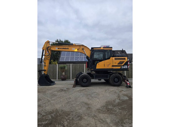 Pelle sur pneus HYUNDAI