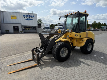 Chargeuse sur pneus VOLVO L30B