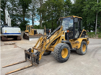 Chargeuse sur pneus CATERPILLAR 908