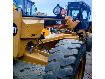 Niveleuse CATERPILLAR 140H