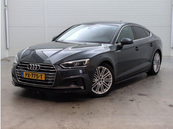 Voiture à hayon AUDI