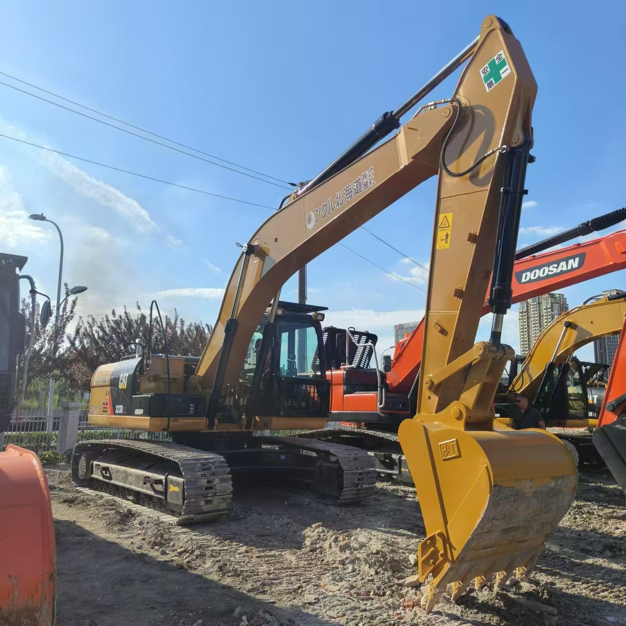 Pelle sur chenille CATERPILLAR 323D: photos 2 Pelle sur chenille CATERPILLAR 323D: photos 2