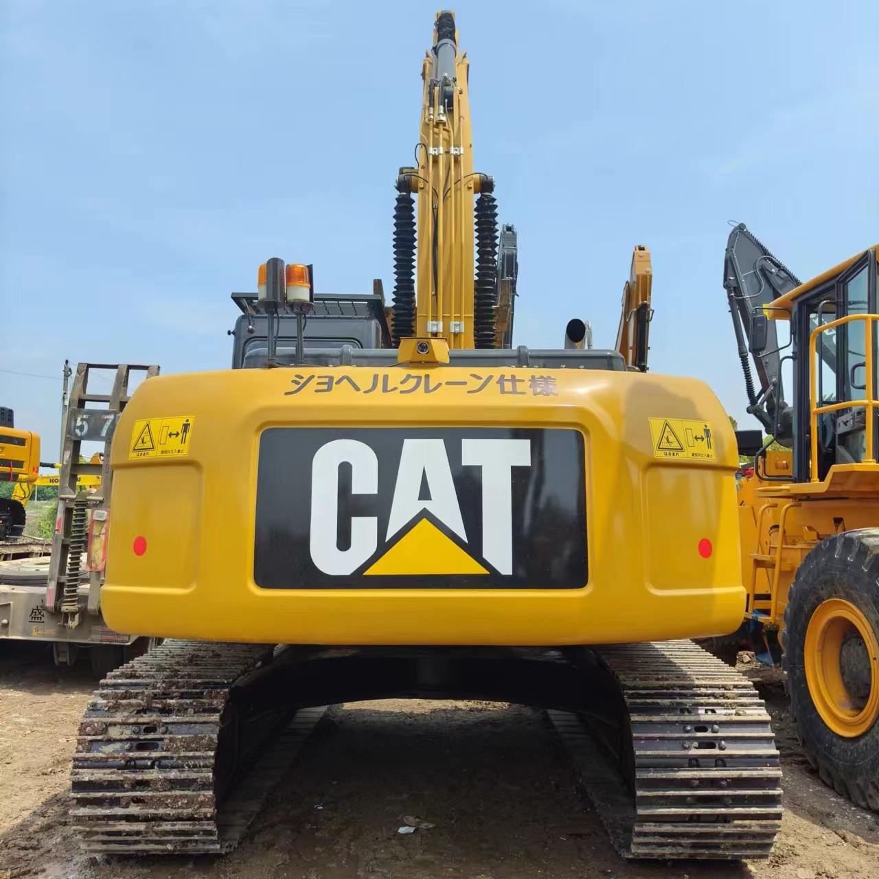 Pelle sur chenille CATERPILLAR 323D2L: photos 4