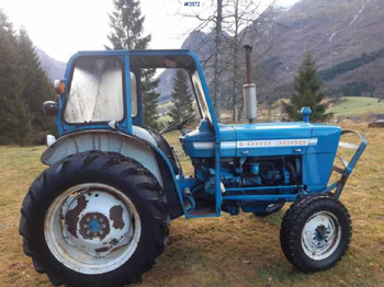 Tracteur agricole FORD