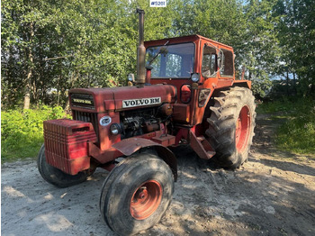Tracteur agricole VOLVO