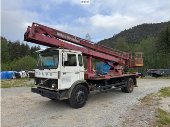 Camion avec nacelle VOLVO
