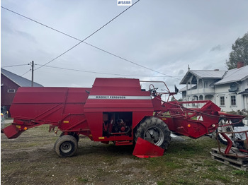 Moissonneuse-batteuse MASSEY FERGUSON 1000 series
