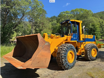 Chargeuse sur pneus KOMATSU WA420