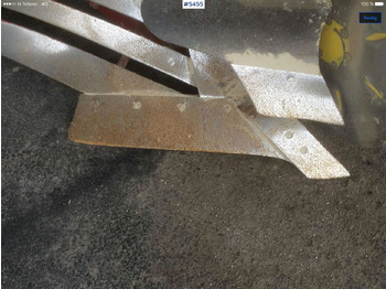 Outils du sol 2012 Pöttinger Servo 35 4 furrow reversible plough: photos 4