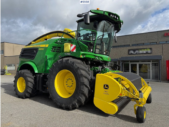 Matériel de fenaison JOHN DEERE 8200