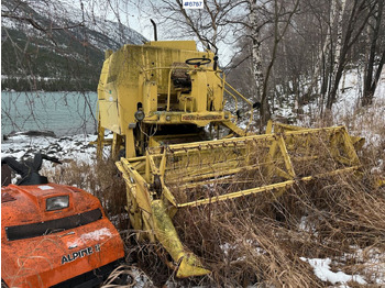 Moissonneuse-batteuse NEW HOLLAND