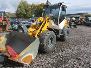Chargeuse sur pneus Liebherr L 506 Compact Radlader 46.500 EUR netto L506C: photos 4