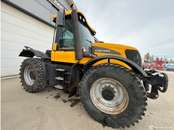 Machine agricole JCB