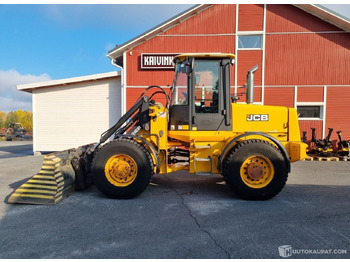 Engins de chantier JCB