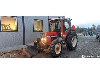 Tracteur agricole INTERNATIONAL