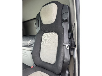 Cabine et intérieur Ford F-Max 500: photos 3
