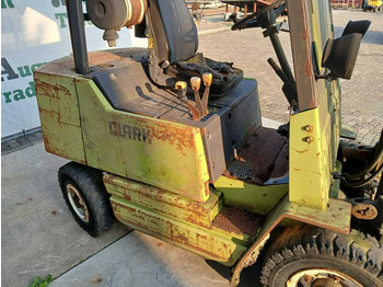 Chariot élévateur diesel Clark DPS 25: photos 4 Chariot élévateur diesel Clark DPS 25: photos 4