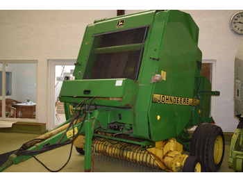 Presse à balles rondes John Deere 580: photos 3