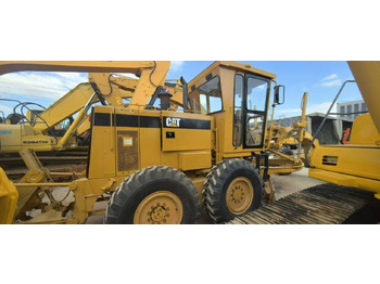Niveleuse CATERPILLAR 140H