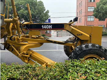 Niveleuse CATERPILLAR 140H