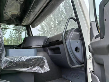 Camion frigorifique SINOTRUK HOWO 6x4: photos 5