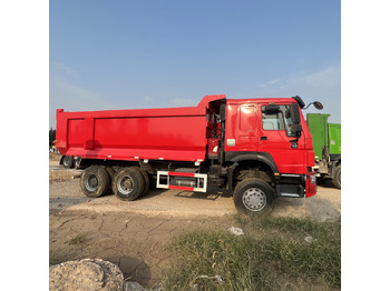 Camion fourgon SINOTRUK HOWO