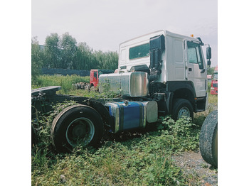 Tracteur routier SINOTRUK HOWO: photos 4