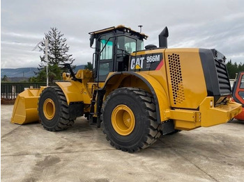 Chargeuse sur pneus CATERPILLAR 966M