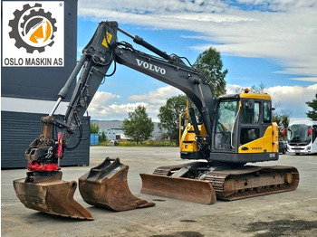 Pelle sur chenille VOLVO ECR145